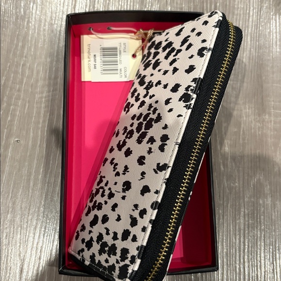 Trina Turk Monochrome Patterned Wallet - Picture 2 of 4